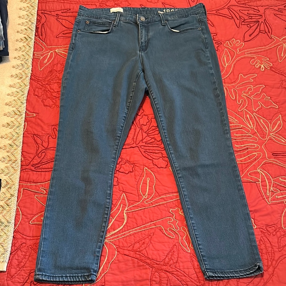 GAP Women’s Legging Jean